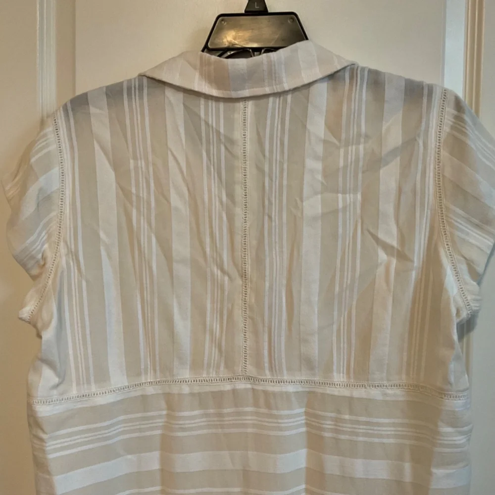 Soft Surroundings Cream/White Striped Snap Front‎ Blouse - Size Large